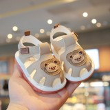 Sandalute crem cu piuitoare - Ursulet (Marime Disponibila: Marimea 22)