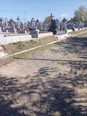 V&amp;acirc;nd loc de veci cimitirul nord craiiva foto