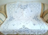 Fata de masa Vintage din bumbac cu broderie manuala in cruciulite