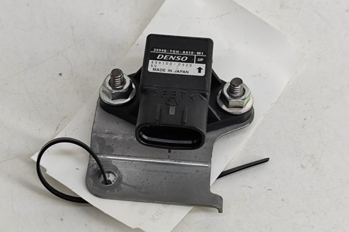 Senzor de accelerație HONDA CIVIC X Hatchback FC_, FK 2018 OEM: 39940-TGH-A010-M1 27275360