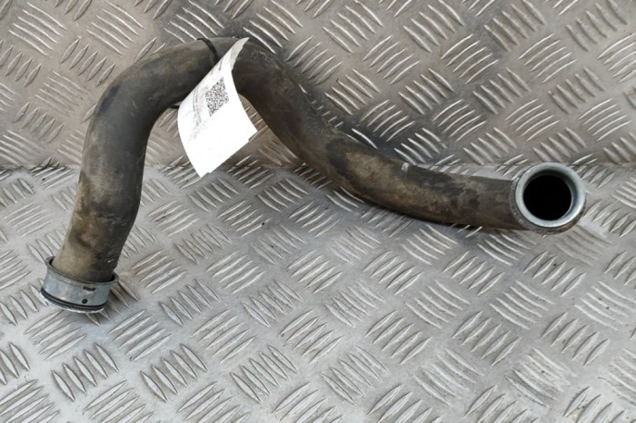 Furtun radiator răcire dreapta MERCEDES-BENZ CLS C218 2014 OEM: A2045012982 30323056
