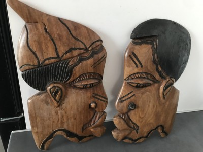 Superb set de 2 chipuri africane,vechi,sculpturi gambiene,lucrate manual. foto