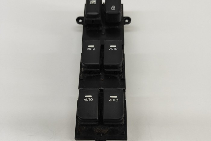 Buton geam ușă dreapta față KIA OPTIMA 2012 OEM: 93570-2T920 28346993