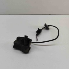 &Icirc;ncuietoare capac rezervor VW GOLF VII 5G1, BQ1, BE1, BE2 2014 OEM: 5C6810773H 28828189