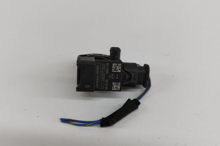 Senzor de impact st&acirc;nga spate MERCEDES-BENZ EQC 2023 OEM: A2139051300 29086036