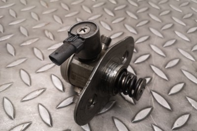 Pompa de combustibil BMW i8 I12 2015 OEM: Coupe | 25845007 foto