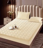 Cumpara ieftin Husa de pat matlasata tip topper + 2 fete de perna 50x70cm,crem - D092