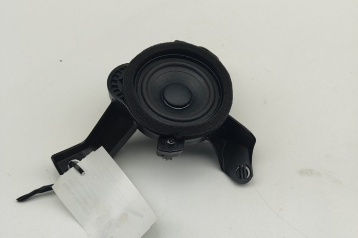 Difuzor ușă st&acirc;nga spate VOLVO XC40 536 2025 OEM: 31456872 30942279