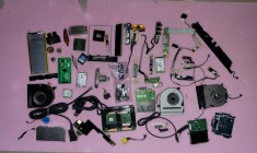 lot 50 de piese si componente diverse laptop -