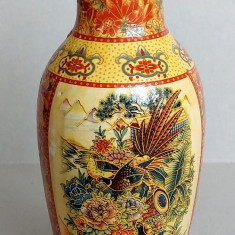 Vaza ceramica 20cm inaltime, ornamente vegetale si figurative tip Sporul Casei
