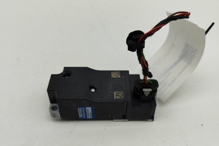 Unitate de control blocare direcție AUDI A5 Sportback F5A 2024 OEM: 8B3905861 | 31723824