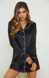 Pijama Luxury Sara tip camasa lunga din Satin Neagra cu vipusca alba