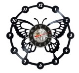 Ceas de perete decorativ realizat din disc de vinil, Model Fluture Elegant, Cadru Exterior cu Cifre, Cadran Skeleton, Negru Premium, 30 cm