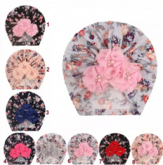 Caciulita tip turban cu floricele aplicate (Marime Disponibila: 6-9 luni foto