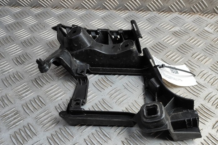 Suport bara de protecție dreapta spate AUDI A6 Avant 4G5, C7, 4GD 2017 OEM: 4G9807394D | 31976704