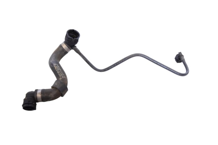 Furtun de lichid de răcire MERCEDES-BENZ C W205 2014 OEM: A2055015200 25806401
