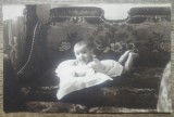 Copil pe pernuta// foto tip CP, Paduraleanu Foto-Art Buzau