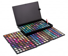 Trusa profesionala farduri cu 252 de diferite culori mate si lucioase foto