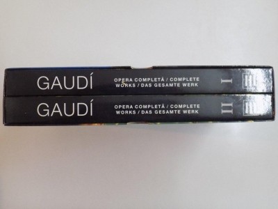 GAUDI , OPERA COMPLETA , COMPLETE WORKS , DAS GESAMTE WERK , VOL. I - II , de ISABEL ARTIGAS , 2007 foto