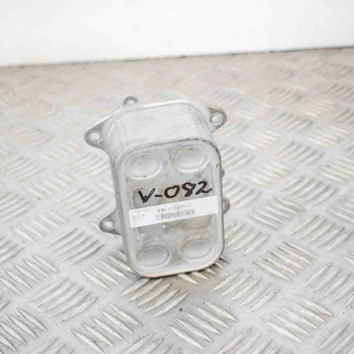 Răcitor de ulei VW TRANSPORTER V T5 Furgon 2012 OEM: 03L117021C