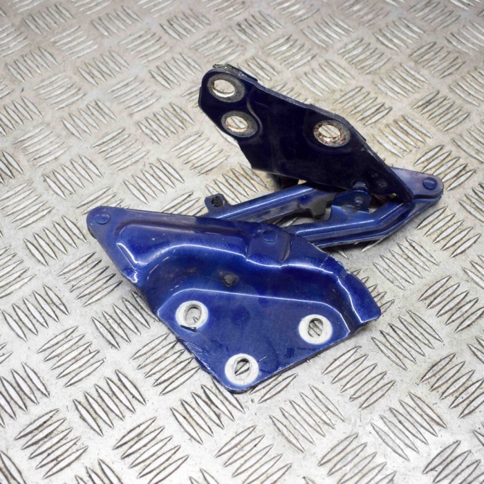 Balama capota dreapta față VW TOUAREG 7LA, 7L6, 7L7 2004 OEM: 7L6823302 14271797