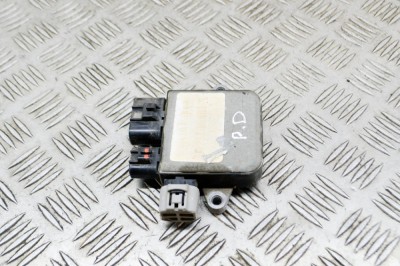 Releu ventilator TESLA MODEL S 2016 OEM: 82821-20280 14757755 foto