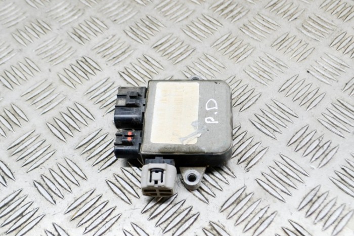 Releu ventilator TESLA MODEL S 2016 OEM: 82821-20280 14757755