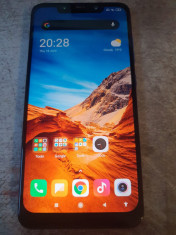 Xiaomi Pocophone F1 128GB foto