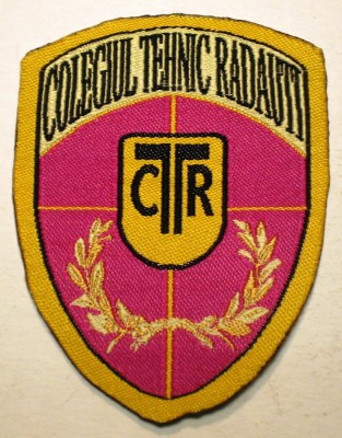 5.537 ROMANIA ECUSON EMBLEMA PATCH CTR COLEGIUL TEHNIC RADAUTI 64/48mm foto