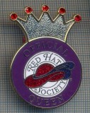 AX 1003 INSIGNA -OFFICIAL QUEEN -RED HAT SOCIETY -FEMEI -USA-PENTRU COLECTIONARI