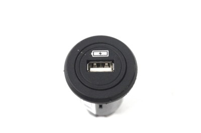 USB JAGUAR I-PACE X590 2019 OEM: J9D3-19010-AB 15396737 foto
