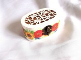 Cutie Lemn Decorata Manual cu Maci, Floarea Soarelui si Albastrele, Decupaj, 10.5x7x5cm, Handmade