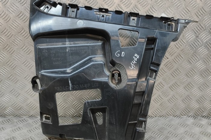 Suport bara de protecție dreapta spate BMW 3 F30, F80 2016 OEM: 7384466 27550126