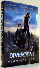 DIVERGENT de VERONICA ROTH , 2014 foto