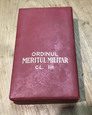 COLOB Cutie Ordinul Militar CL. 3 foto
