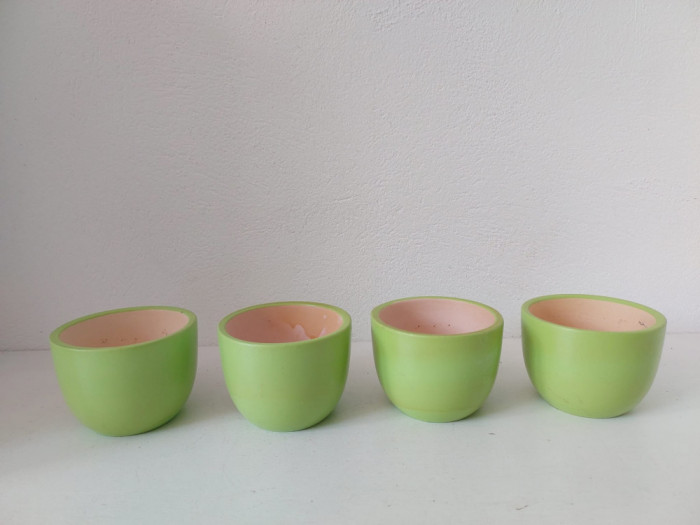 4 vase ceramice / masca ghiveci verde crud, 6.5cm inaltime, 8.5cm diametru