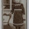 FOTOGRAFIE C.D.V. , FETITA LANGA SCAUN , AUTOR NEPRECIZAT , CCA. 1900