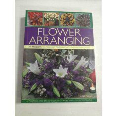 FLOWER ARRANGING 290 Projects - Fiona Barnett; Terence Moore