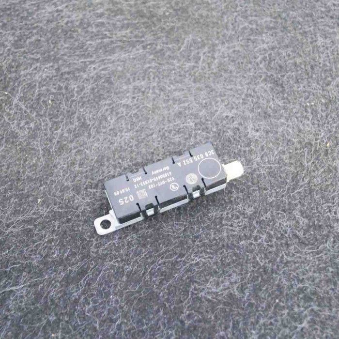 Amplificator de antena VW PASSAT CC 357 2008 OEM: 3C8035552A
