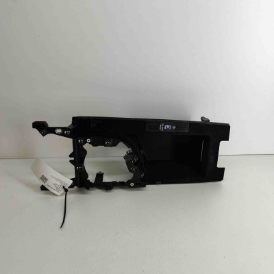 Ornament consola centrală PORSCHE Taycan 2022 OEM: 9J1858022C,9J1.858.022.C,9J1858022D,9J1.858.022.D 25084019 foto