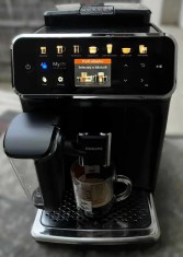 Espressor automat Philips LatteGo seria 5441 cu rasnita ceramica silentioasa expresor