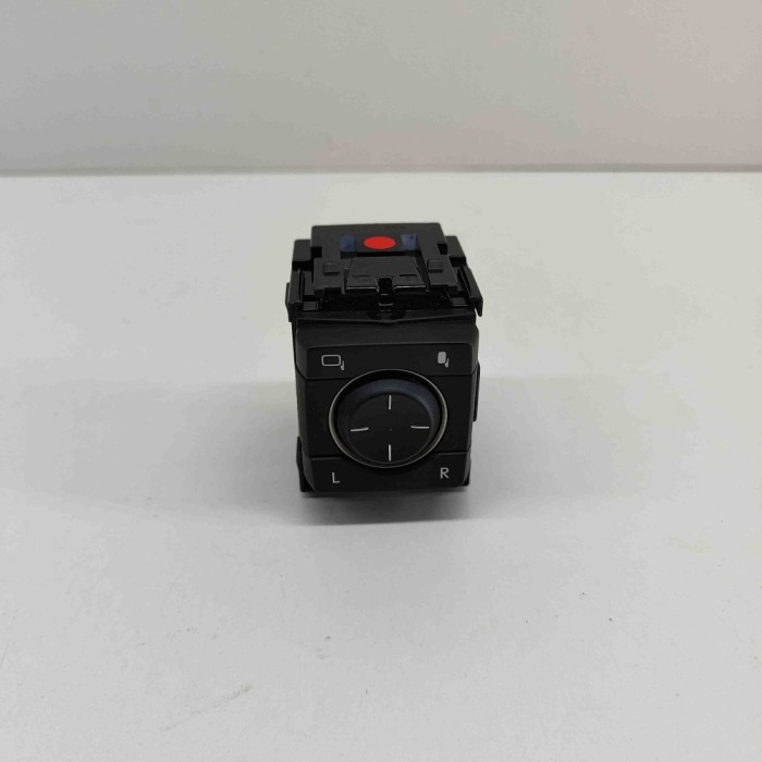 Comutator de reglare oglinda LEXUS ES _Z10_, _A10_, _H10_ 2021 OEM: 84872-33140 | 22758934