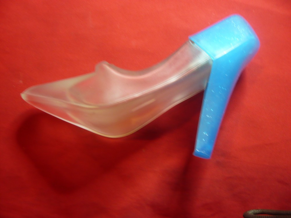 Sticla de Parfum in forma de Pantof cu toc ,h=15x10cm | arhiva Okazii.ro