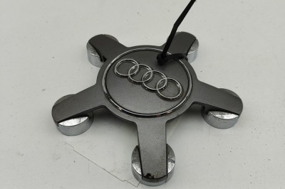 Capac de roata AUDI A6 Avant 4G5, C7, 4GD 2012 OEM: 4F0601165N | 31047836 foto