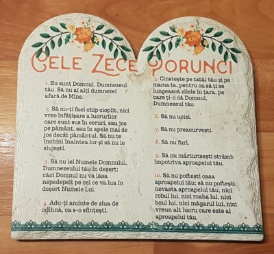 Decoratiune din ceramica (aplica): Cele 10 porunci foto