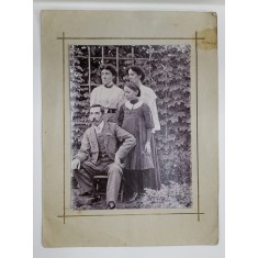 FOTOGRAFIE DE GRUP , IN EXTERIOR , INTERBELICA