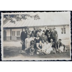 Fotografie, Romania, grup de barbati si femei undeva la tara, 1934