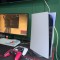 V&acirc;nd PlayStation 5 Digital &ndash; 825 GB + 2 manete (albă și roșie)