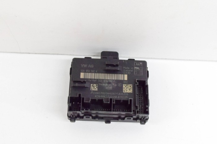 Modul de control ușă st&acirc;nga față AUDI Q3 F3 2021 OEM: 5Q0959592K,5Q0959592F | 20989963