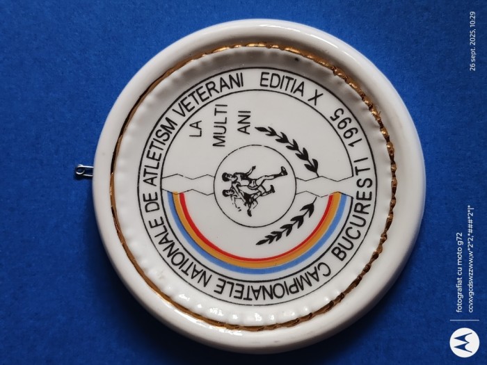 CONCURSUL ,CAMPIONATUL National de Atletism Veterani ,anul 1995 , Romania , placa rotunda din portelan ,diametru 15 cm